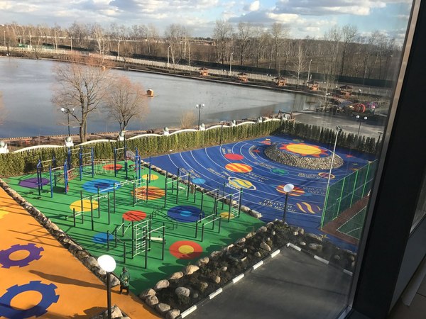 Пока на Украине открывают туалеты... Пока на Украине открывают туалеты...