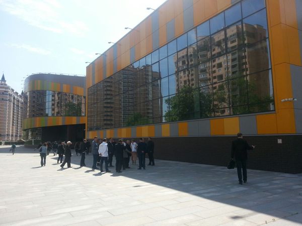 Пока на Украине открывают туалеты... Пока на Украине открывают туалеты...