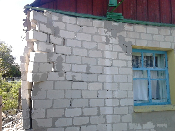 Сводка от НМ ЛНР 29 мая 2017. Укрофашисты обстреляли Первомайск, повреждены дома и хозпостройки