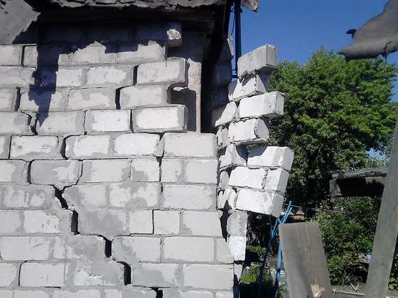 Сводка от НМ ЛНР 29 мая 2017. Укрофашисты обстреляли Первомайск, повреждены дома и хозпостройки