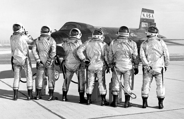 Как ведёт себя в космосе - член?