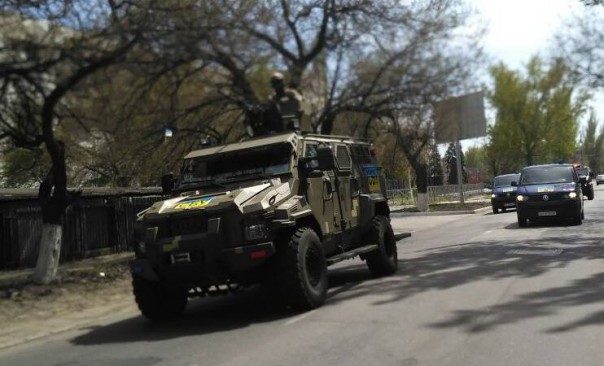 Террор СБУ: Для устрашения Одессы на улицы выведена бронетехника. В годовщину убийства одесситов СБУ проводит обыски у участников Русской весны