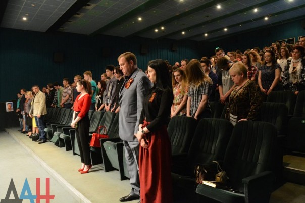 Сводка от МО ДНР 2 мая 2017. Укрофашисты 47 раз нарушили «режим тишины», выпустили свыше 1100 боеприпасов, есть раненые среди мирного населения Сводка от МО ДНР 2 мая 2017. Укрофашисты 47 раз нарушили «режим тишины», выпустили свыше 1100 боеприпасов, есть раненые среди мирного населения