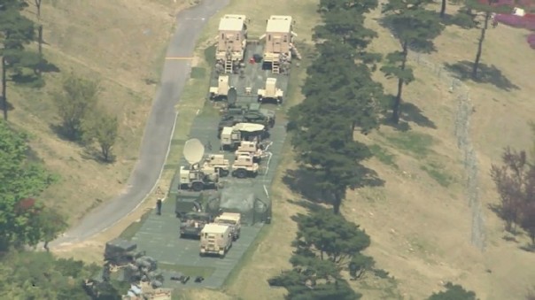 Позиции систем заатмосферного перехвата ракет THAAD в южнокорейской провинции Кенсан-Намдо Позиции систем заатмосферного перехвата ракет THAAD в южнокорейской провинции Кенсан-Намдо