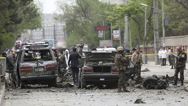 В Кабуле недалеко от американского посольства прогремел мощный взрыв