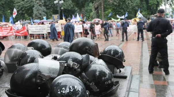 Миллиард на выплату долга: новый транш МВФ для Украины уйдет в Россию