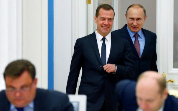 «Майские указы» Путина: Медведев доволен, страна — нет