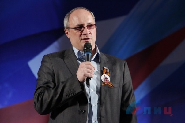 Сводка от НМ ЛНР 4 мая 2017. Жители Георгиевки открыли памятные доски учителям, погибшим в результате агрессии Киева Сводка от НМ ЛНР 4 мая 2017. Жители Георгиевки открыли памятные доски учителям, погибшим в результате агрессии Киева