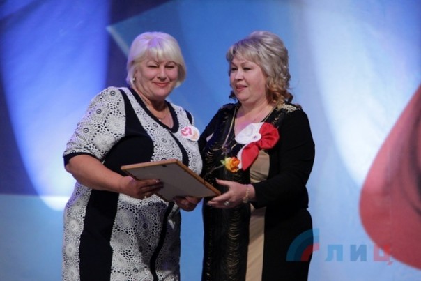 Сводка от НМ ЛНР 4 мая 2017. Жители Георгиевки открыли памятные доски учителям, погибшим в результате агрессии Киева Сводка от НМ ЛНР 4 мая 2017. Жители Георгиевки открыли памятные доски учителям, погибшим в результате агрессии Киева