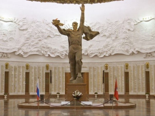 Хор МВД России устроил флешмоб в музее