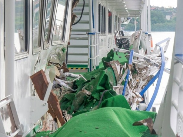 В Венгрии столкнулись два украинских судна В Венгрии столкнулись два украинских судна