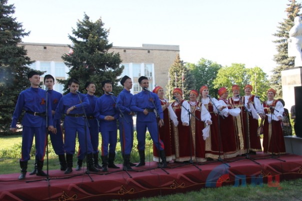 Сводка от НМ ЛНР 7 мая 2017. Отличившиеся бойцы Комендантского полка ЛНР получили медали и повышение по службе Сводка от НМ ЛНР 7 мая 2017. Отличившиеся бойцы Комендантского полка ЛНР получили медали и повышение по службе