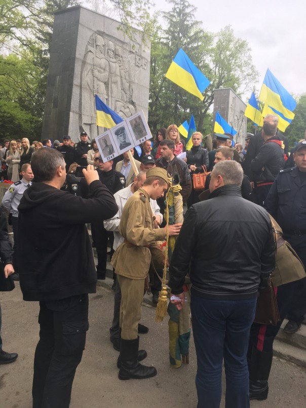 Память дедов и отцов  зовет