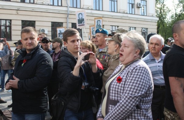 День Победы в Запорожье: Так с кем нам примиряться-то? День Победы в Запорожье: Так с кем нам примиряться-то?