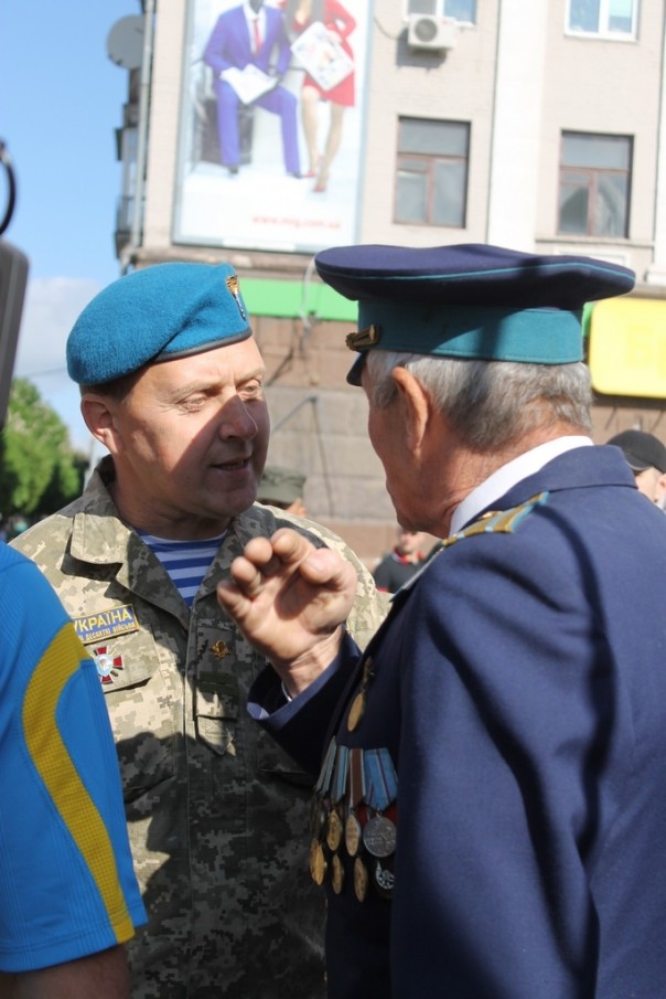 День Победы в Запорожье: Так с кем нам примиряться-то? День Победы в Запорожье: Так с кем нам примиряться-то?