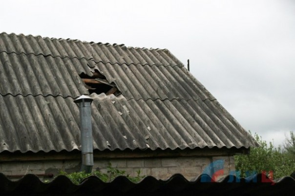 Сводка от НМ ЛНР 10 мая 2017. Правоохранители ЛНР зафиксировали последствия обстрелов Фрунзе укрофашистами на 9 Мая