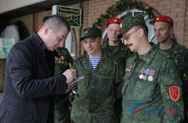 Сводка от НМ ЛНР 10 мая 2017. Правоохранители ЛНР зафиксировали последствия обстрелов Фрунзе укрофашистами на 9 Мая