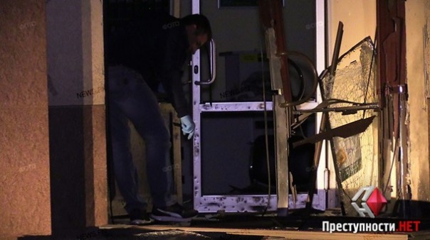 В Николаеве прогремел мощный взрыв возле банка В Николаеве прогремел мощный взрыв возле банка