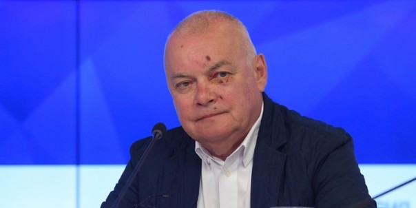 Дмитрий Киселев объяснил разбитое лицо