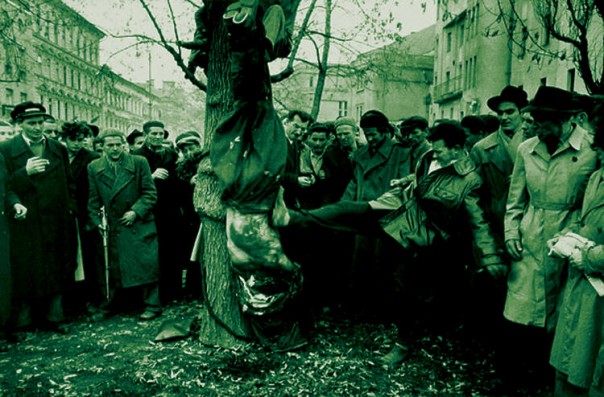 Авторитетный американский журнал обвинил Вятровича и его институт в фальсификации истории