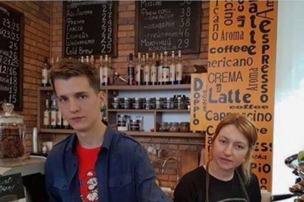 Русофобка Ницой переживает мовный климакс: официанты готовы плевать мне в борщ! Русофобка Ницой переживает мовный климакс: официанты готовы плевать мне в борщ!