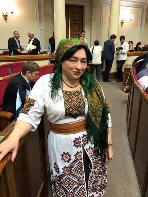 Кто сказал, что вышиванка это атрибут достоинства?