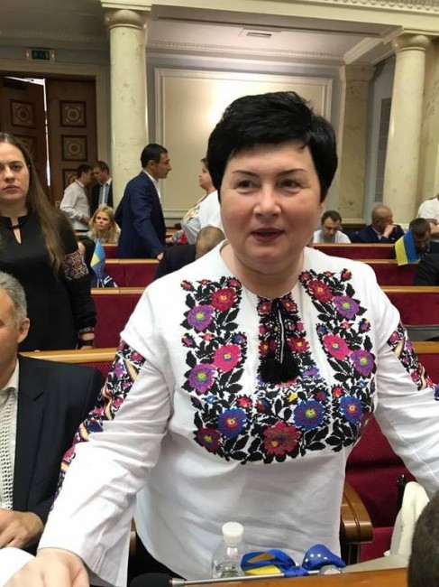 Кто сказал, что вышиванка это атрибут достоинства?