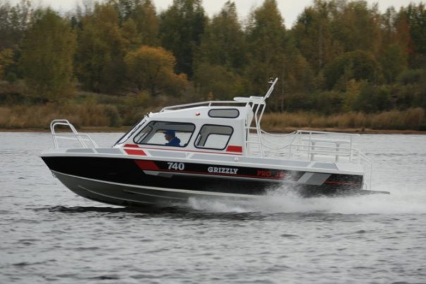 Новейший катер Grizzly 740 Pro Jet дали кировским синоптикам