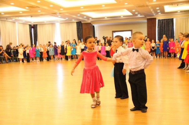 В жюри первенства ДНР по спортивным бальным танцам участвуют судьи из подконтрольных Украине городов Донбасса