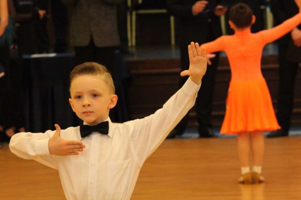 В жюри первенства ДНР по спортивным бальным танцам участвуют судьи из подконтрольных Украине городов Донбасса