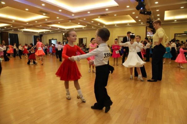 В жюри первенства ДНР по спортивным бальным танцам участвуют судьи из подконтрольных Украине городов Донбасса