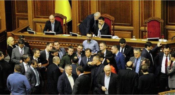 Зоопарк закрывается изнутри. Верховная Рада введёт визовый режим