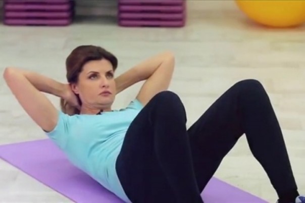 Пользователи сети про зарядку от Марины Порошенко: лучше б мужа закодировала, а то бухает как черт 