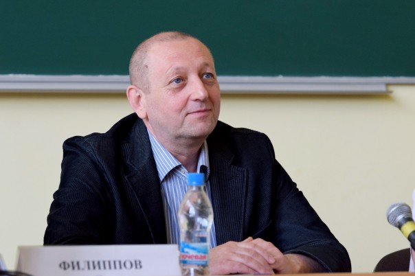 Глава республики провел встречу со студентами ЛГАКИ им. М. Матусовского Глава республики провел встречу со студентами ЛГАКИ им. М. Матусовского