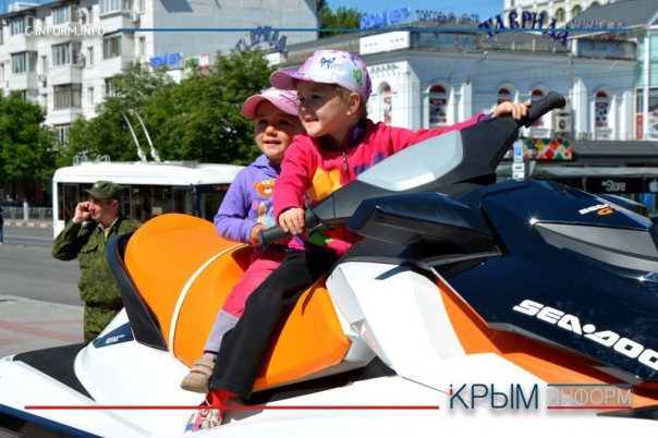 В Крыму прошла выставка техники и вооружения Пограничной службы В Крыму прошла выставка техники и вооружения Пограничной службы