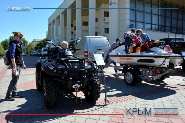 В Крыму прошла выставка техники и вооружения Пограничной службы В Крыму прошла выставка техники и вооружения Пограничной службы