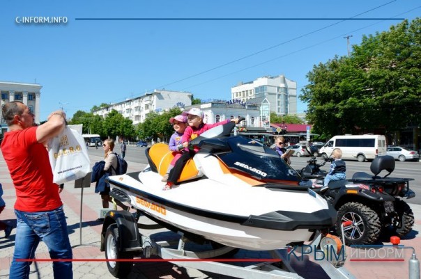 В Крыму прошла выставка техники и вооружения Пограничной службы В Крыму прошла выставка техники и вооружения Пограничной службы