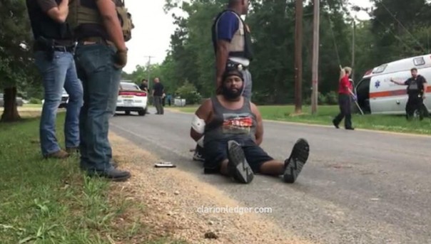 Заместитель шерифа и еще семь человек расстреляны в Миссисипи