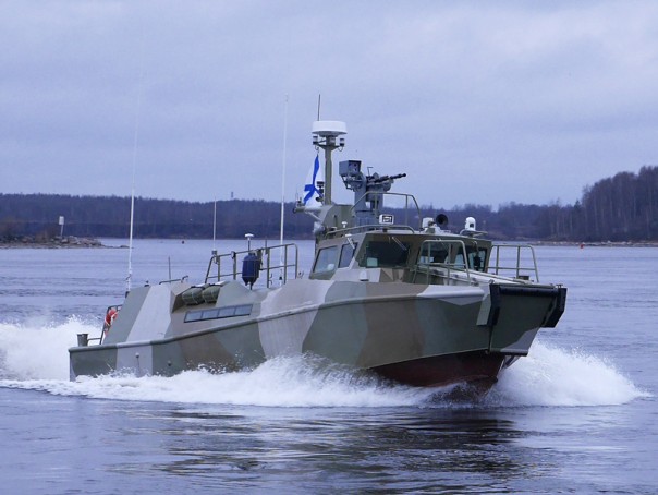 Гордость российского флота: в Петербурге заметили новый «Раптор» Гордость российского флота: в Петербурге заметили новый «Раптор»