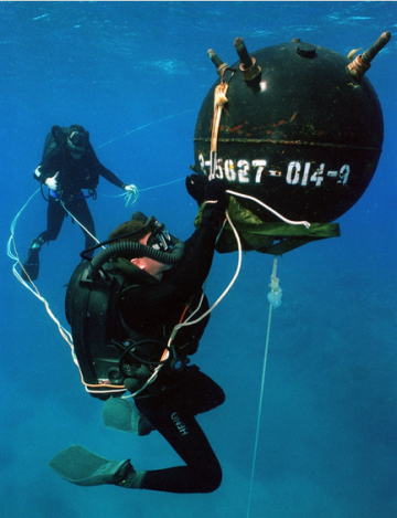 Пляжный сезон открыт: Украина минирует Азовское море