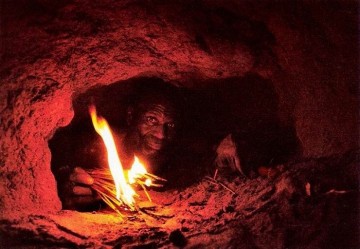 Поймать питона на живца: опасная забава для настоящих африканских мужчин