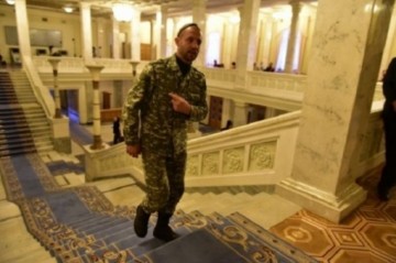 Революция бьет онижедетей: кашевар Майдана Гаврилюк отлупил журналиста прямо в Раде