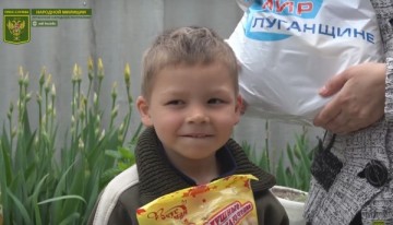 Гуманитарная помощь от Народной милиции и проекта "Волонтёр"