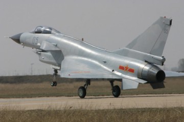 Пентагон сообщил об опасном сближении двух истребителей КНР с самолетом США