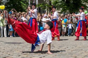 Боевой гопак для виолончели с хором