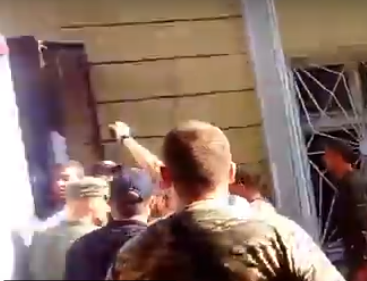 В Одессе боевики «Правого сектора» устроили драку на суде по делу 2 мая