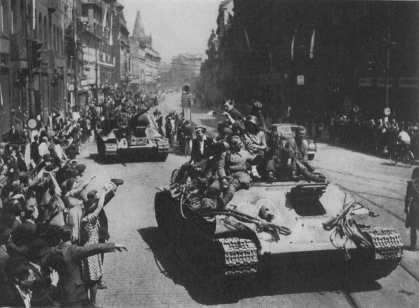 Кто освободил Прагу? Амери... - да ну нафиг! Кто освободил Прагу? Амери... - да ну нафиг!