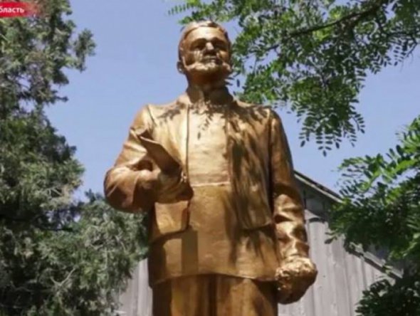 Эрзац-«Асса» по-украински: «Я покоряю города истошным воплем идиота...». Владимир Скачко Эрзац-«Асса» по-украински: «Я покоряю города истошным воплем идиота...». Владимир Скачко