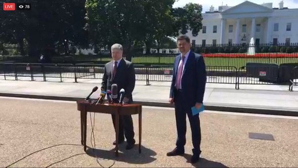 Порошенко после встречи с Трампом прикусил язык