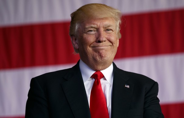 СМИ: Трамп сразу после прихода к власти пытался отменить санкции против РФ